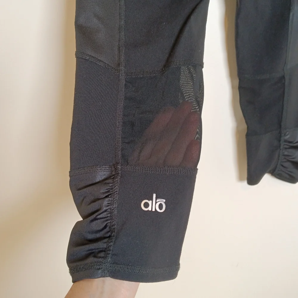 ALO Capri Leggings Black Yoga